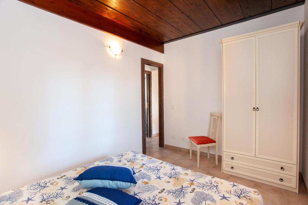 Delta 3 Apartman Orosei Kültér fotó